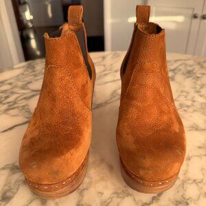 Calou Doris Clogs in Cognac